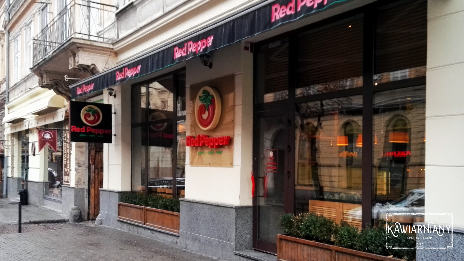 Restauracja Red Pepper we Lwowie. Kuchnia Azjatycka, włoska, sushi i pizza w jednym