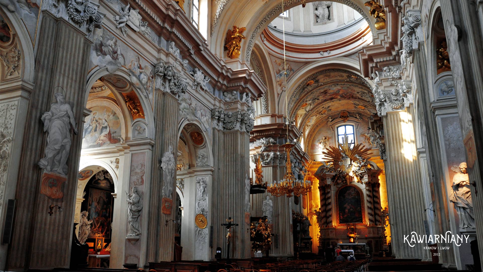 Kościół św. Anny w Krakowie. W samym centrum, chociaż jakby na uboczu…