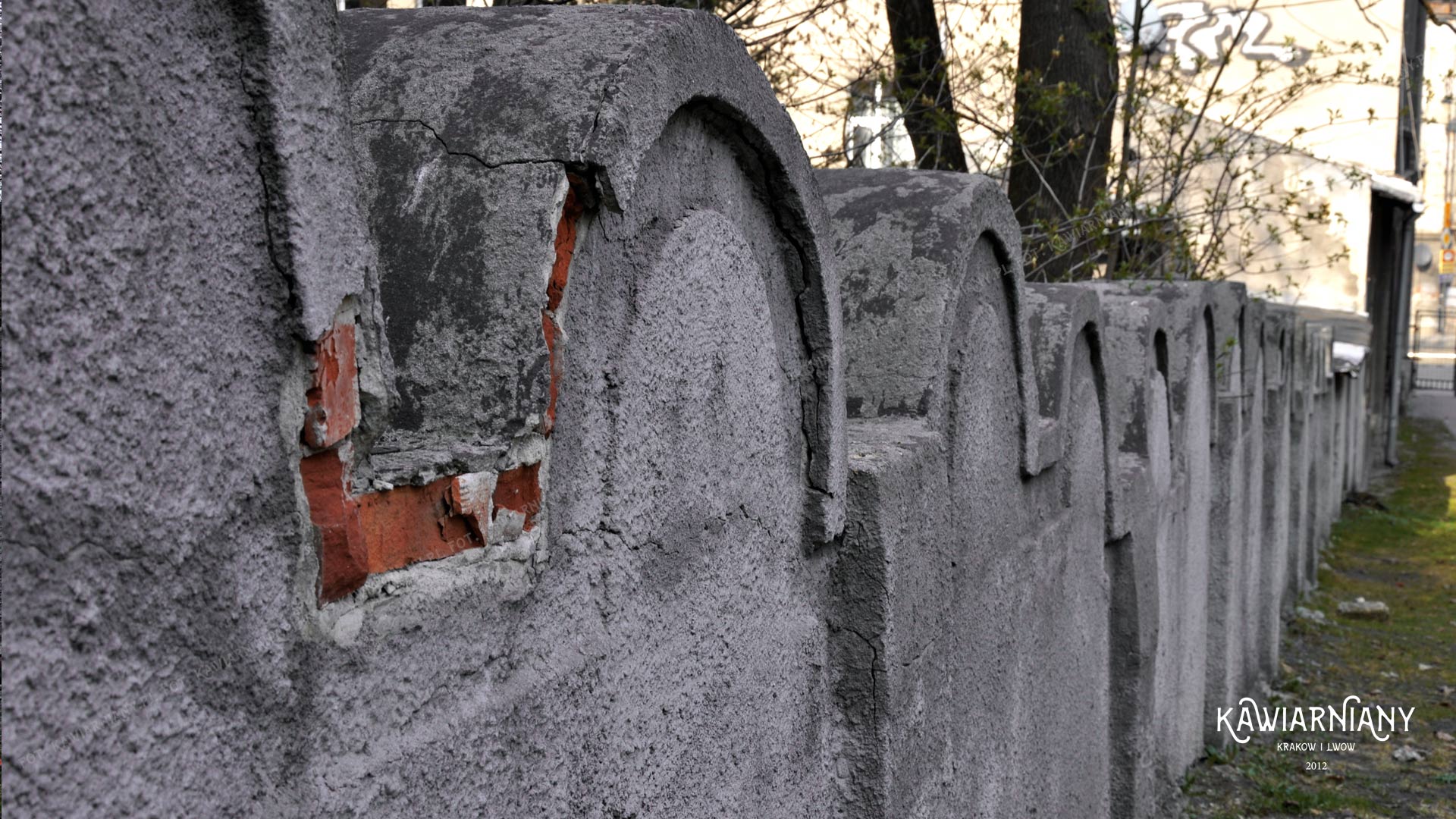 Zabytkowy mur krakowskiego getta