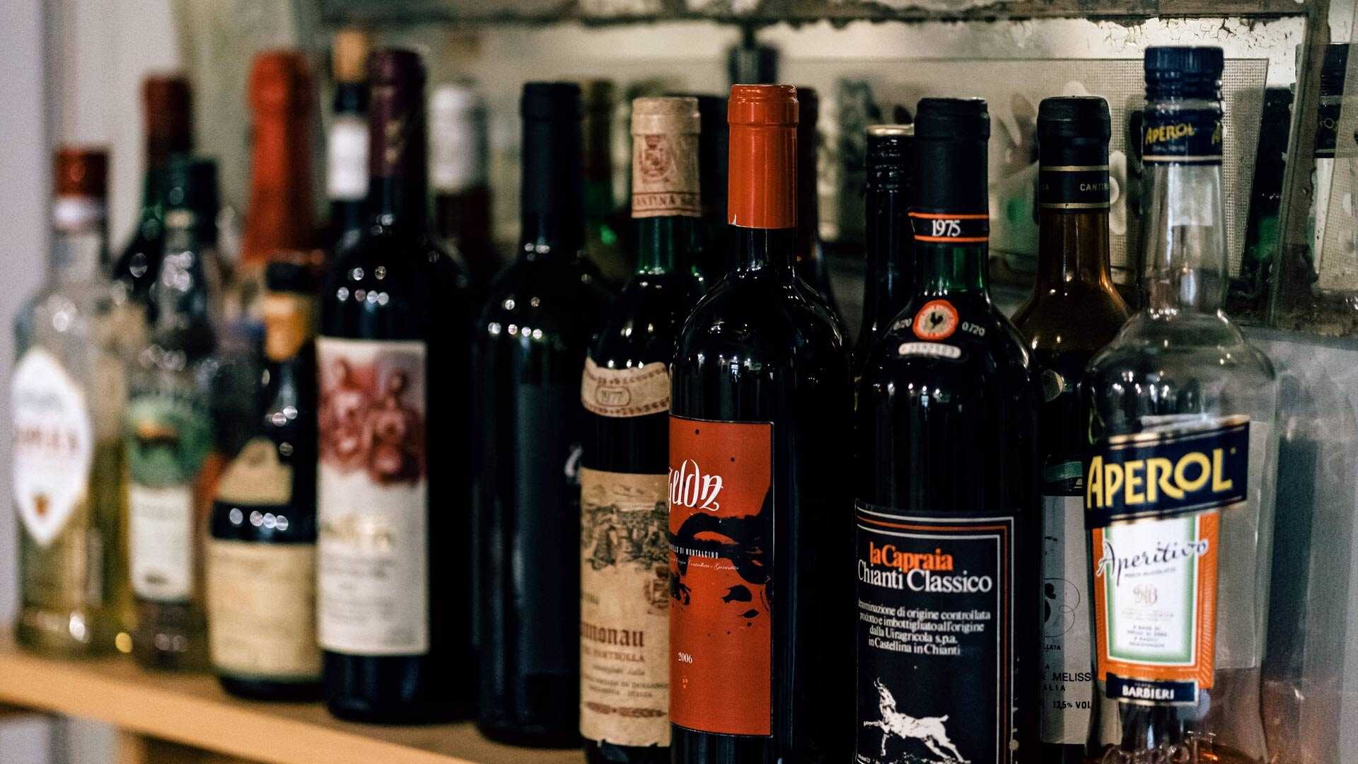 Ile można przewieźć wina z Włoch? Limity celne