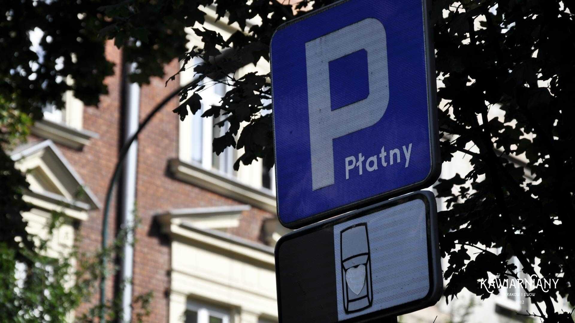 Ile kosztuje parking na lotnisku w Krakowie? Koszt parkowania