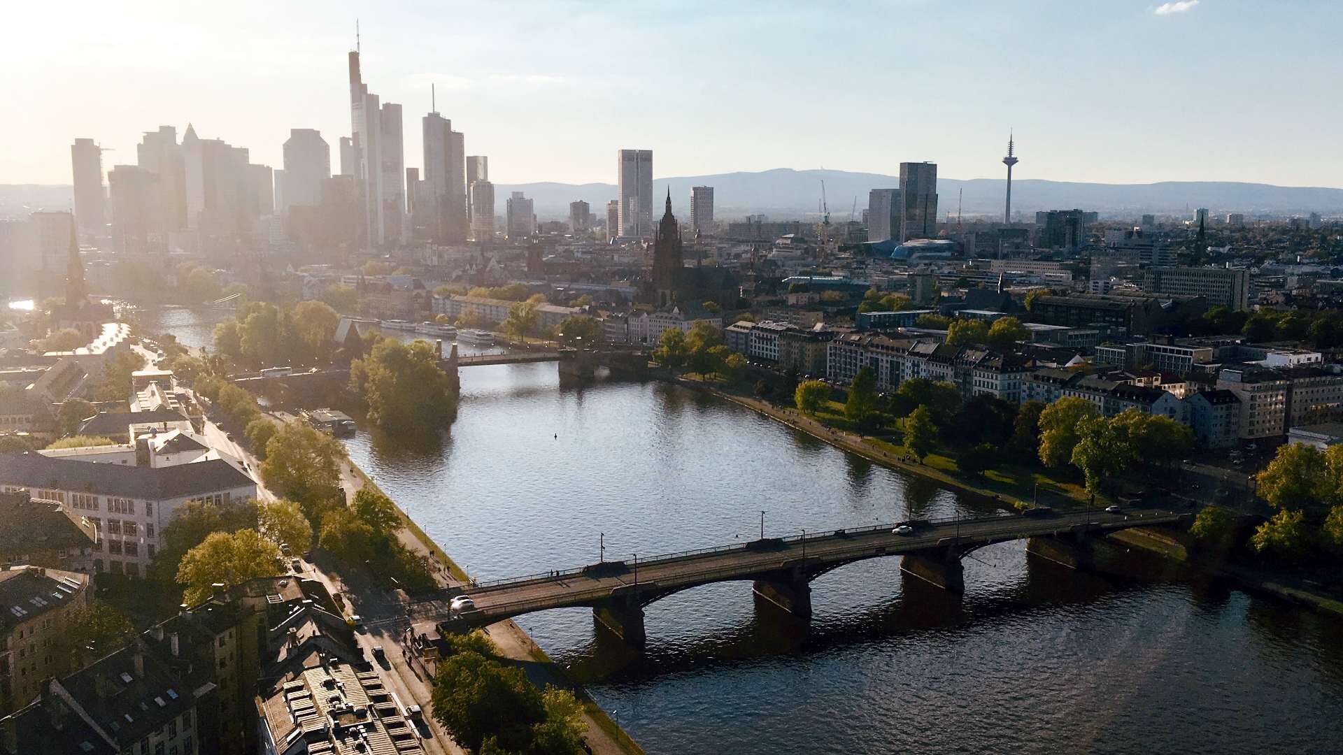 Jaka rzeka przepływa przez Frankfurt. Rzeka we Frankfurcie?
