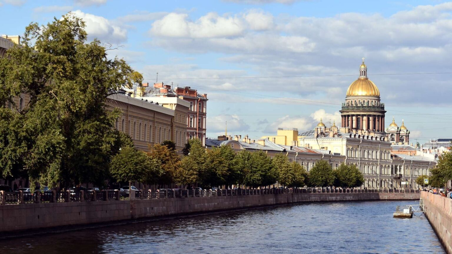 Jaka Rzeka Płynie Przez Berlin Jaka rzeka przepływa przez Sankt Petersburg. Rzeki w Sankt Petersburgu
