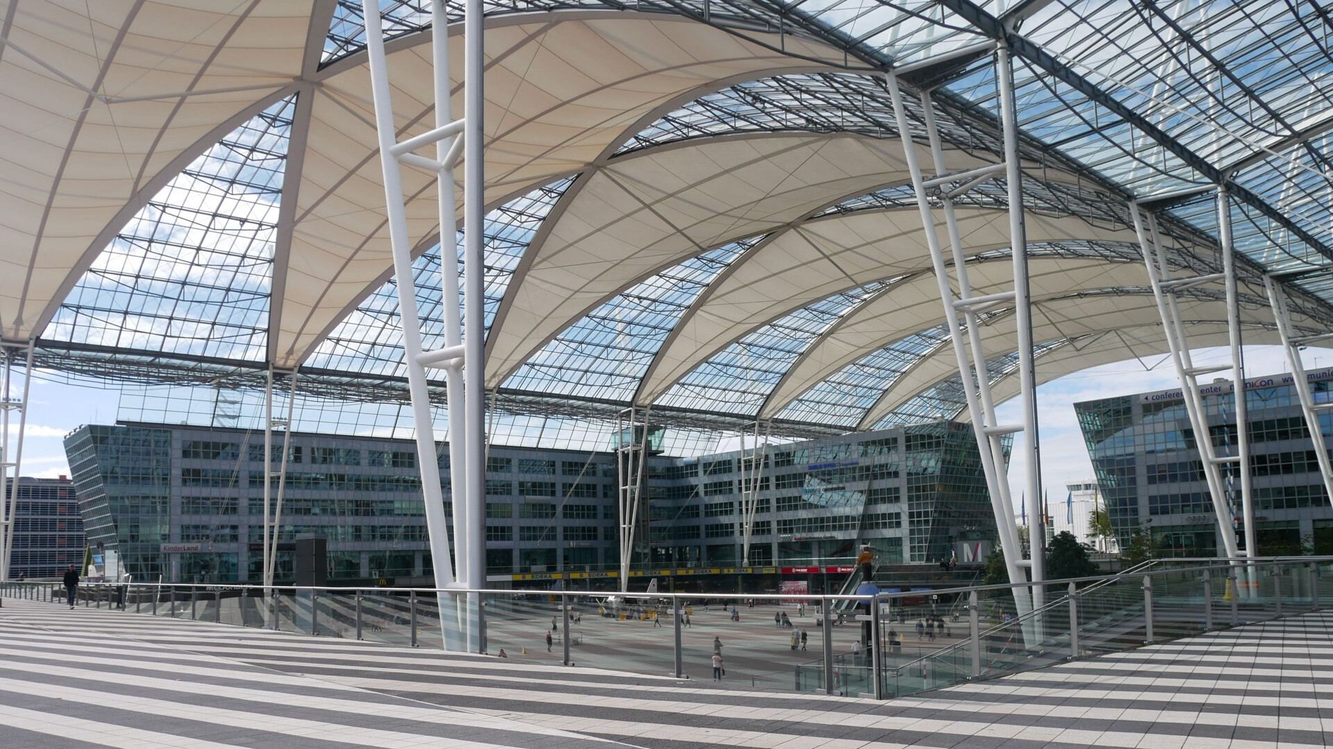 Czy lotnisko w Monachium jest duże? Jak duże jest lotnisko Monachium?