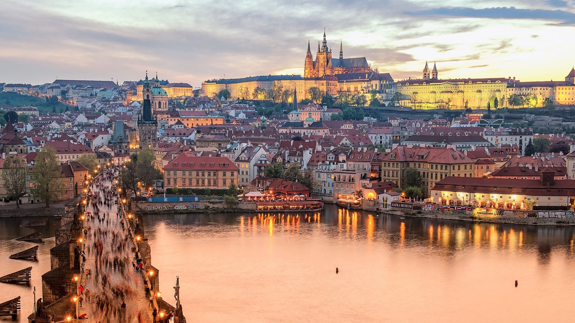 Czy w Czechach działa EKUZ? Czy trzeba ubezpieczenie turystyczne?
