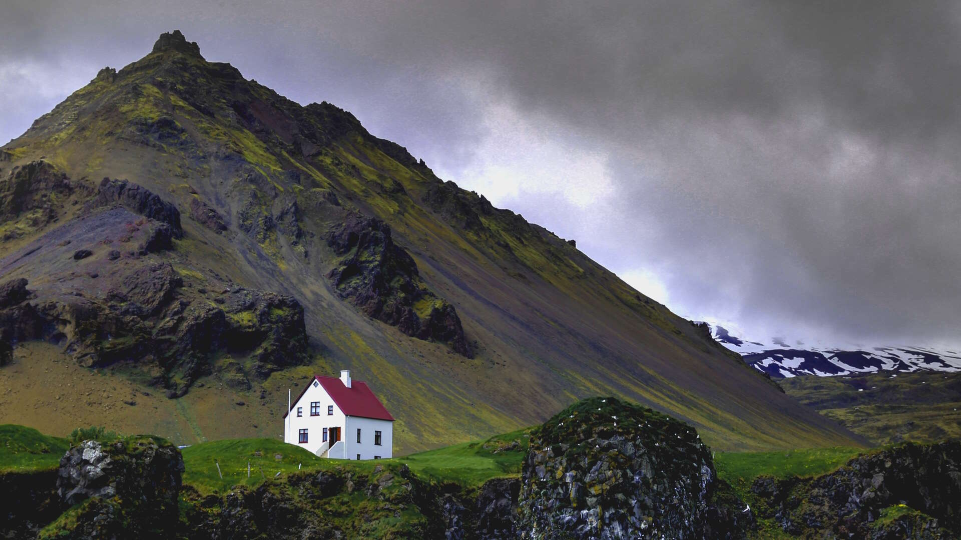 Czy na Islandii działa EKUZ? Czy trzeba ubezpieczenie turystyczne?