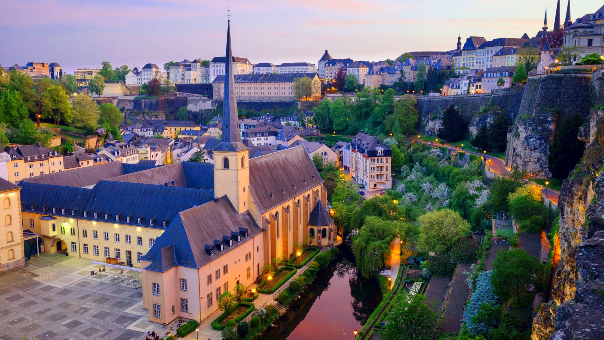 Czy w Luksemburgu działa EKUZ? Czy trzeba ubezpieczenie turystyczne?